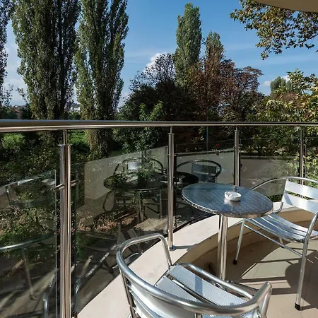 Διαμέρισμα Riverside With Free Parking *