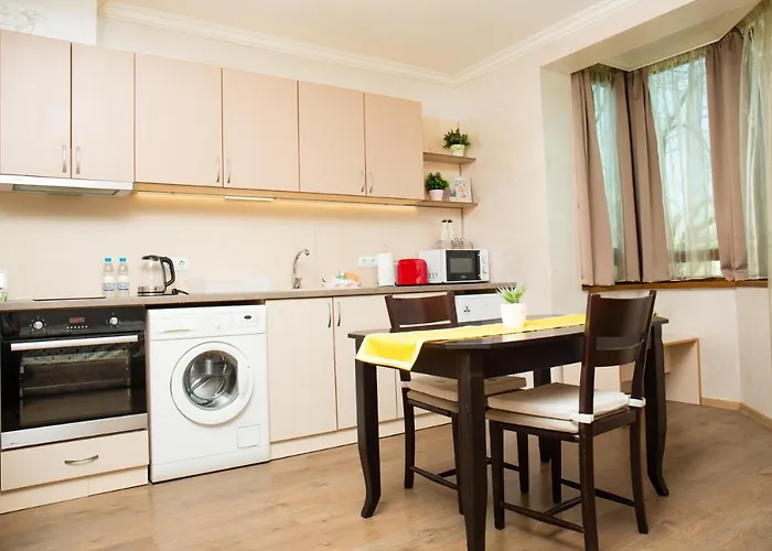 Riverside With Free Parking