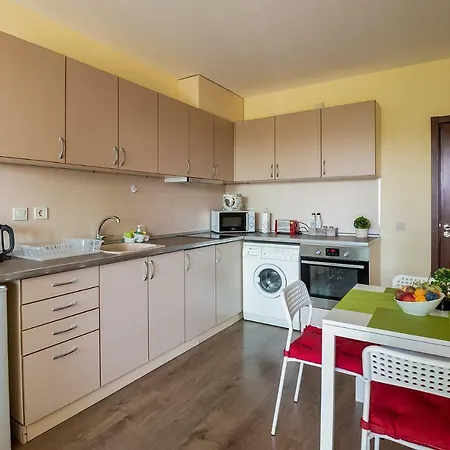 Riverside With Free Parking Apartment