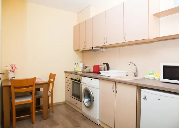 Riverside With Free Parking *